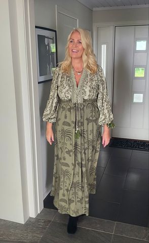 Hovedbilde GABRIELLA DRESS –  dusty olive 