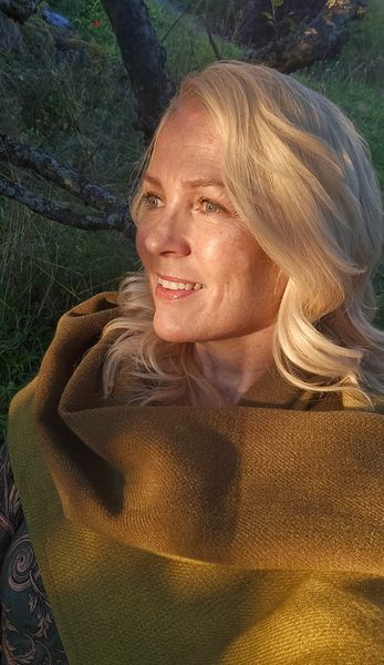 Isolde Scarf - olivengr&oslash;nn