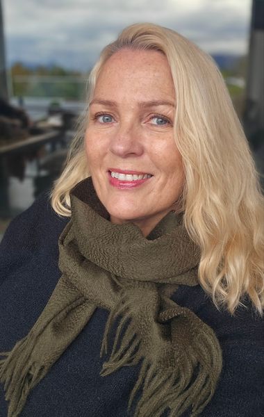 ESSENZA ELIDA SCARF – 100 % CASHMERE - army green