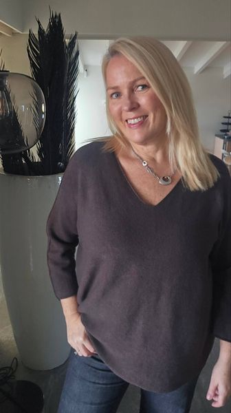 TESSA V-NECK KNIT ( ny8213 ) - bright pink - levering ca. 8 nov
