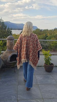 Hovedbilde ROXANA PONCHO SCARF ( dl1902 ) - korall