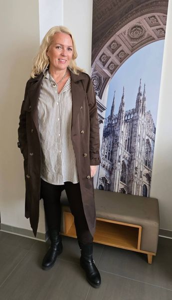 AUDREY TRENCH COAT (LANG) - brown 