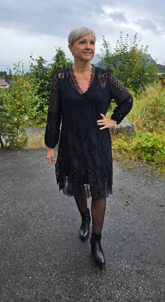  Thalia V-Neck Lace Dress ( short )  - red - levering ca.1 nov