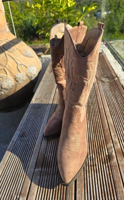 Hovedbilde  RILEY SUEDE COWBOY BOOTS (CH900) - Khaki/beige