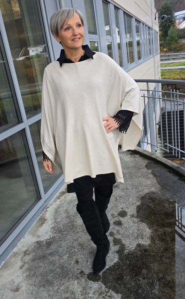 ELISE PONCHO ( dvc2503) - offwhite w/silver