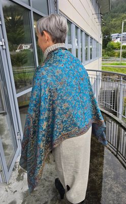 Hovedbilde Nayara Scarf (U01-D) - Chocolate & Blue