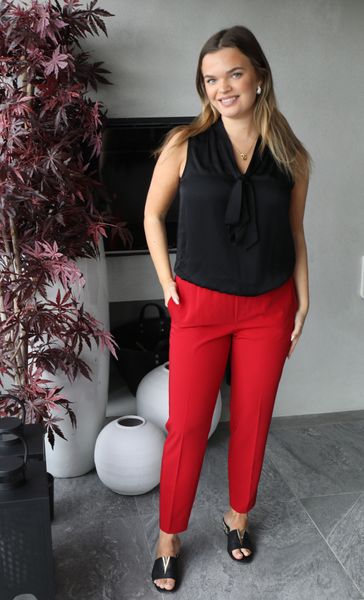 SHOP THE LOOK - r&oslash;d pull-on pant