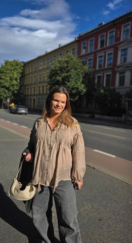 Hovedbilde  ROMA BLOUSE (G001) ONE SIZE - Taupe 