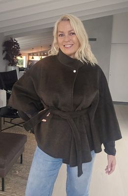 Hovedbilde NO&Euml;LLE EDITION CAPE – milit&aelig;rgr&oslash;nn